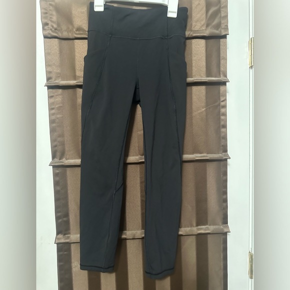 Lululemon Pocketed Leggings - Picture 2 of 4